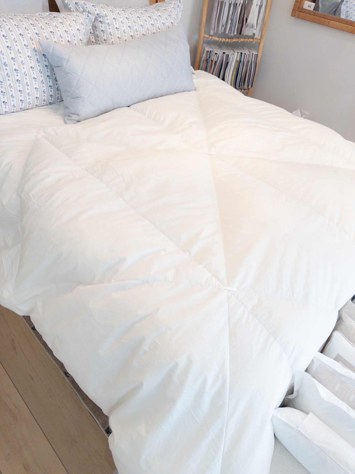 800 Fill Power Batiste Siberian Down Comforter – Super Light