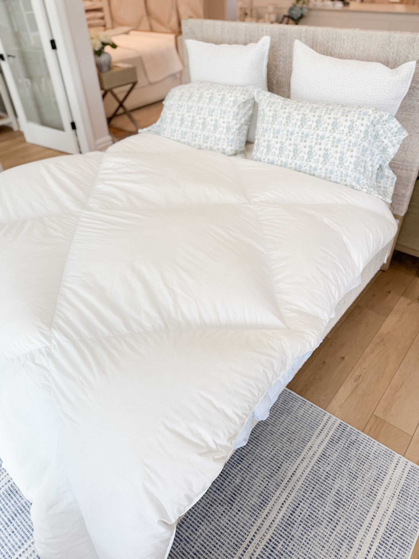 800 Fill Power Batiste Siberian Down Comforter - Winter
