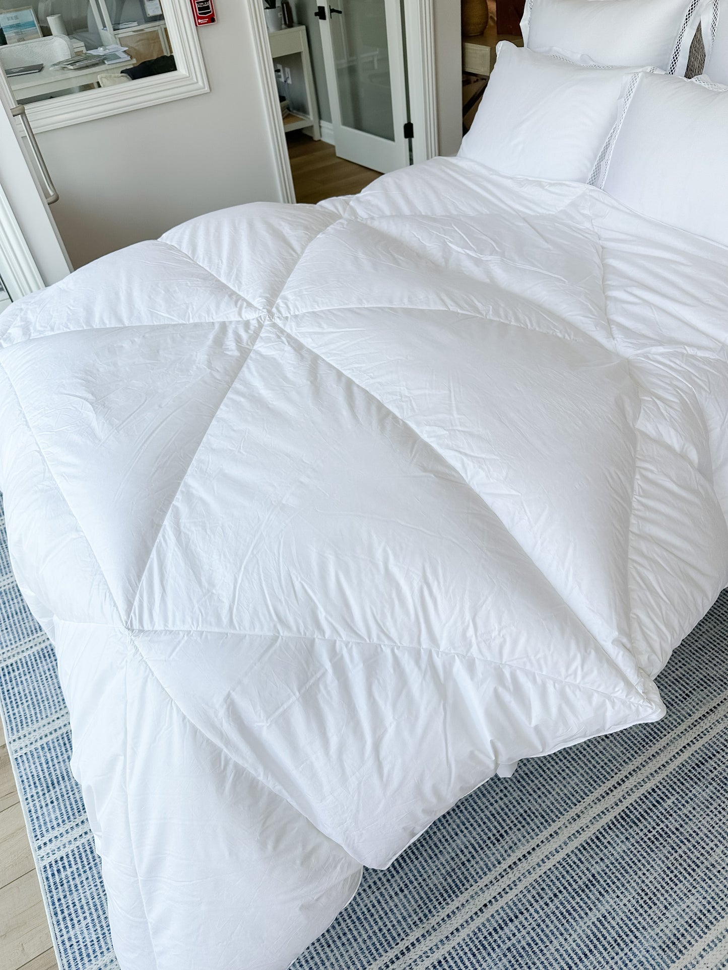 700 Fill Power Batiste Hungarian Goose Down Comforter – All Year