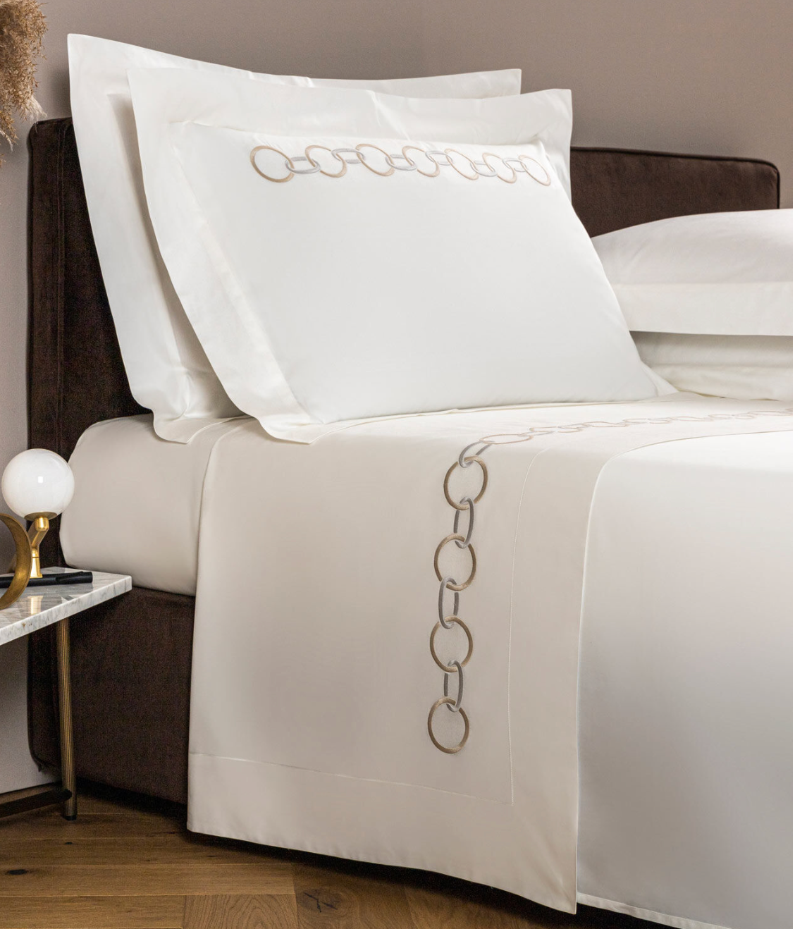 Links Embroidered Sheet Set